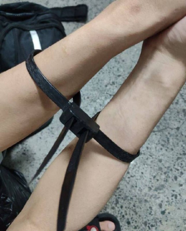 🎥曝光:#注意 柬埔寨偷渡到老挝最近抓的特别严 我是3月7号出发的 走的老挝路线没有经转泰国 12号到老挝境内巴色 前往沙湾拿吉 一路上柬埔寨宪兵和警察 后面在边境等了两天过到老...