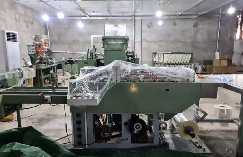 🎥曝光:#斯里兰卡 兄弟们我想在斯里兰卡做个生意 就是我看最近很多条友说烟贵 我准备从国内弄一个小型的卷烟设备 拆分了弄过来 烟丝就去本地弄一些 我在国内也做过云霄 你们感觉前景...