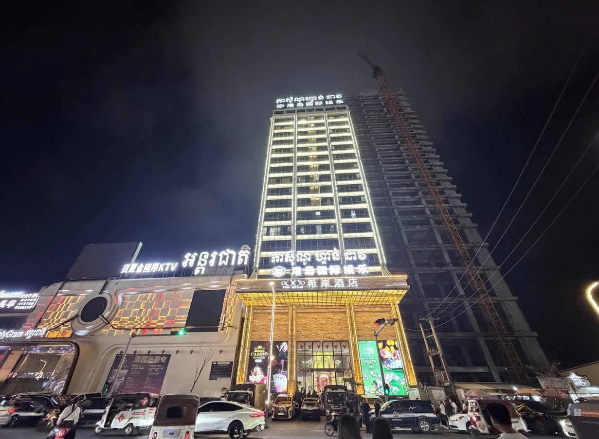 🎥曝光:#吐槽 #柬埔寨 坠楼 非法拘禁 都不能细查 在柬埔寨发生坠楼这类的突发事件 都不能细查一般都跟网络高科技行业相关 一查都是电诈窝点 西港的港岛赌场 金边的铂尔曼酒店都是...