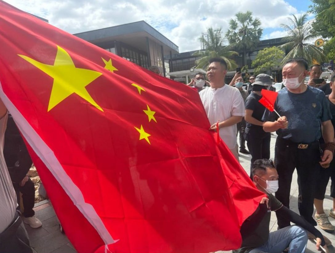 柬埔寨 汇旺储户再次前往使馆维权