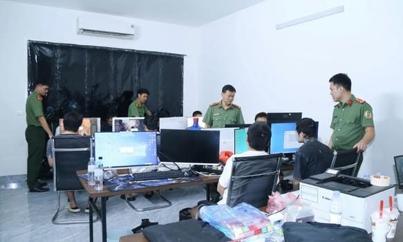 越南资讯:警方围捕11名中国籍诈骗团伙 查获多台作案设备