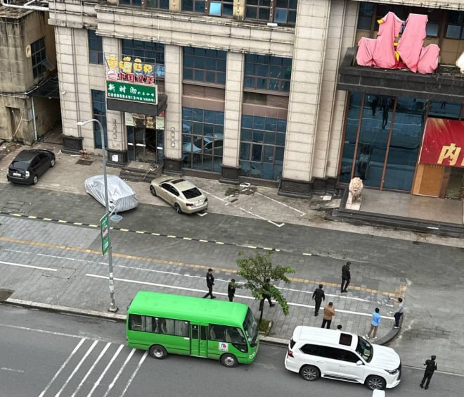 网友投稿:西港双狮酒店对面有宪兵检查,附近的兄弟注意了!