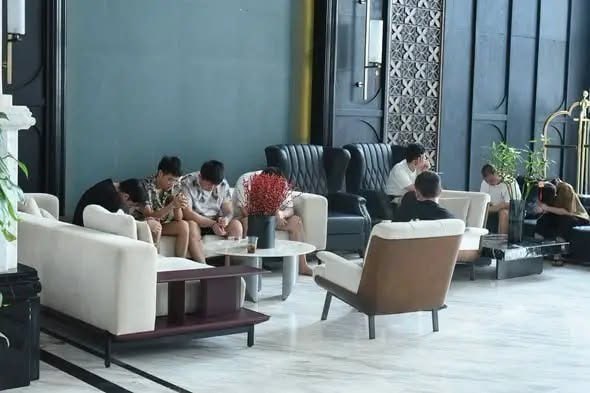 老挝资讯:公安部突击清查4处涉诈据点,现场控制30名相关人员