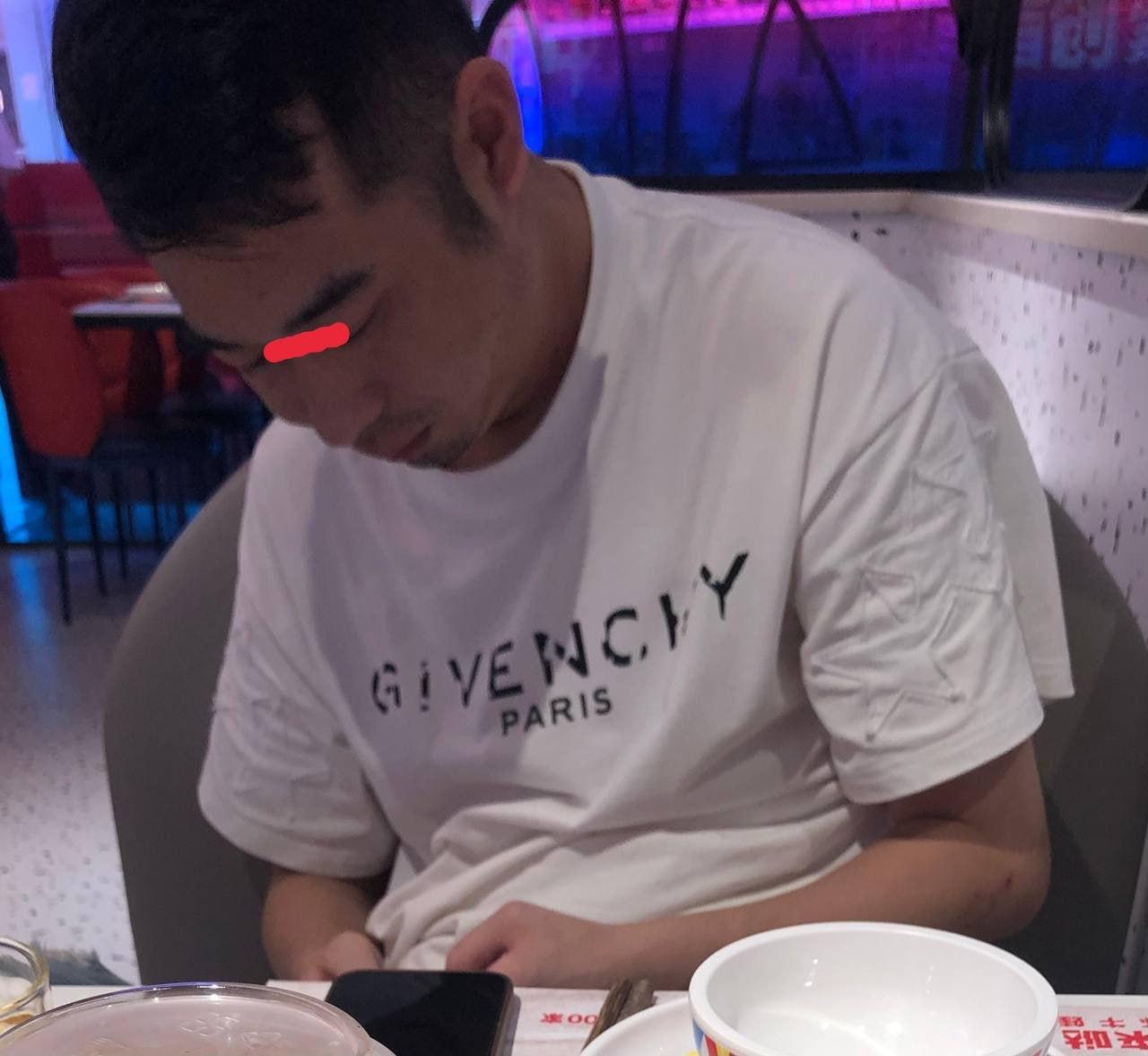 柬妹投稿:此人叫高伟淋,我和他在一起,从来没有图过他有没有钱,他没钱的时候一直有我陪着他。