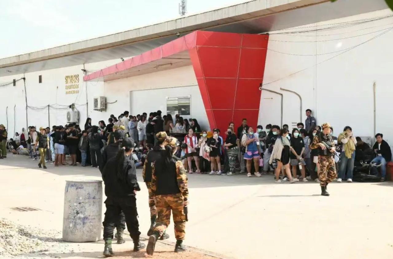 🇱🇦 老挝突击捣毁万象电诈窝点 抓获4国共589名嫌犯