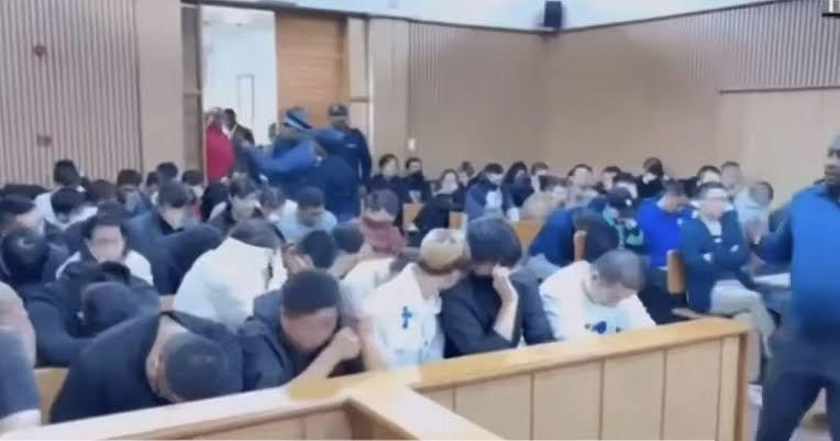 斯威士兰 25名中国人二次被捕!刚交罚款获释,出境时竟发现护照已被注销