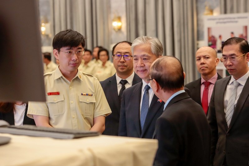 中国大使向柬埔寨反腐败委员会提供“技术设备”,以支持柬埔寨的反腐败斗争。