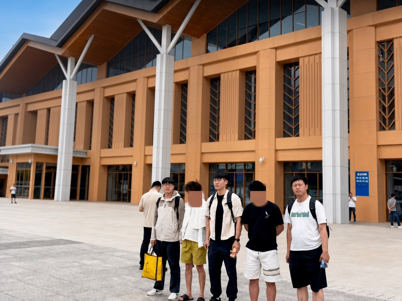 国内新闻 武汉蔡甸警方抓获2名涉诈“代付工具人” 涉诈资金被分流转走