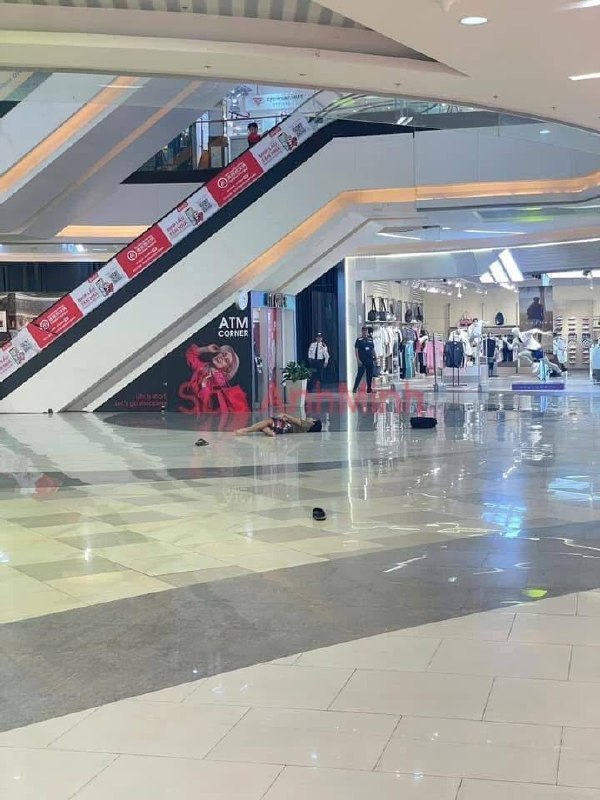 金边Midtown商场有人跳楼
