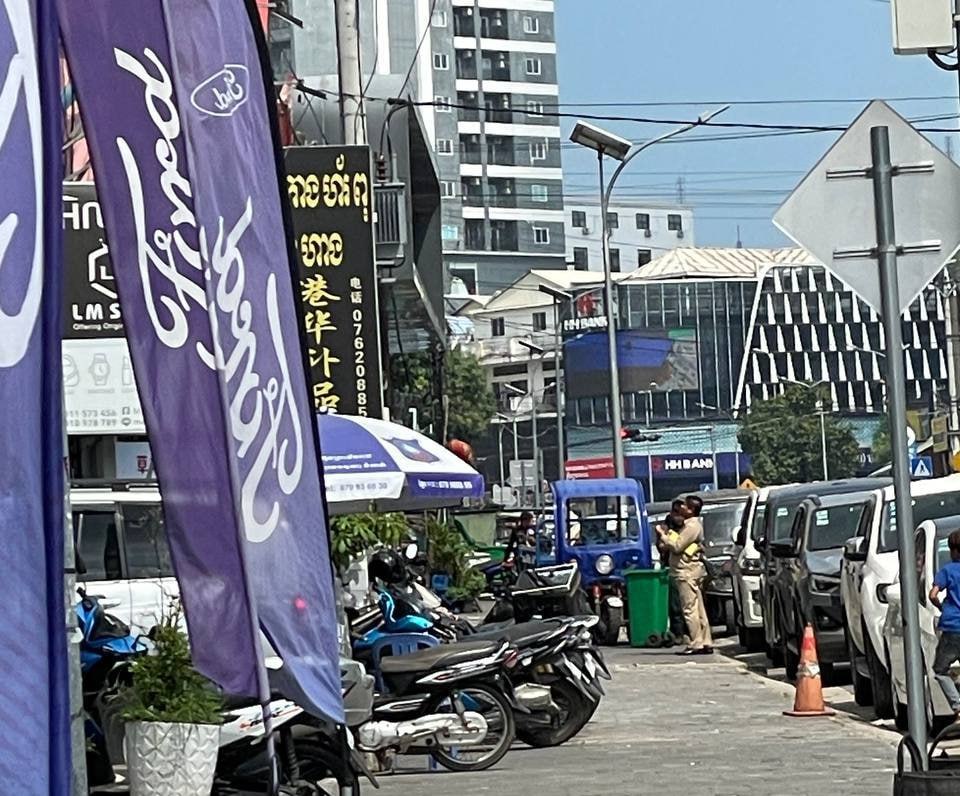 网友温馨提醒:🇰🇭今天西港大检查 说是金边那边下来查的,目前已知的要排查到15号