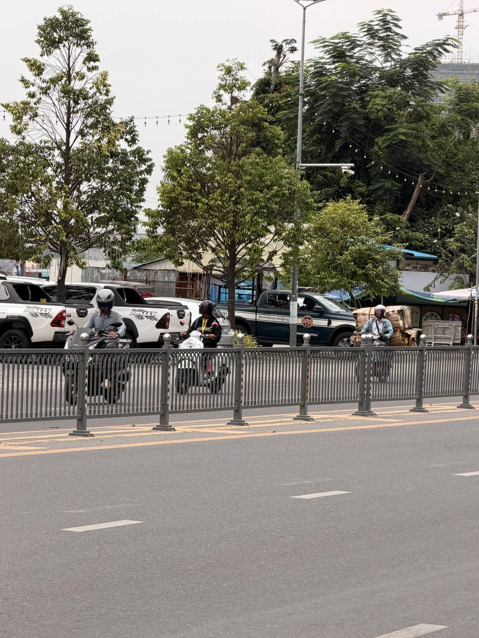 网友反馈:这两天是检查不是举报了,直接开始封楼检查。