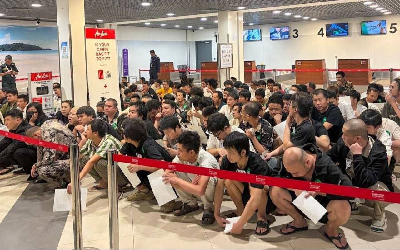 柬埔寨连夜遣返500名中国籍涉诈人员