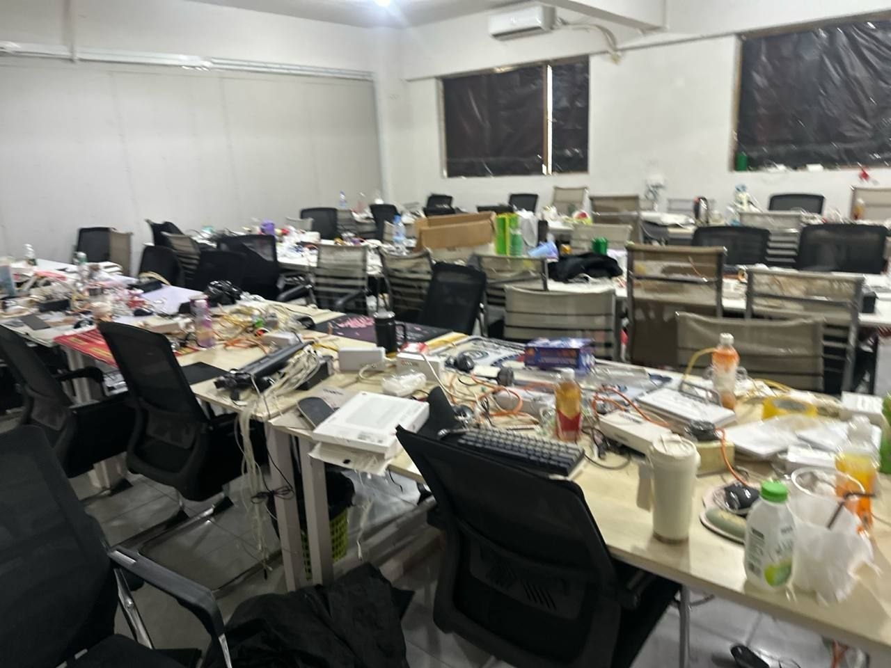 网友投稿:#西港五洲园区 3月18号早上说大检查临时撤离两个小时,不用带任何东西 。