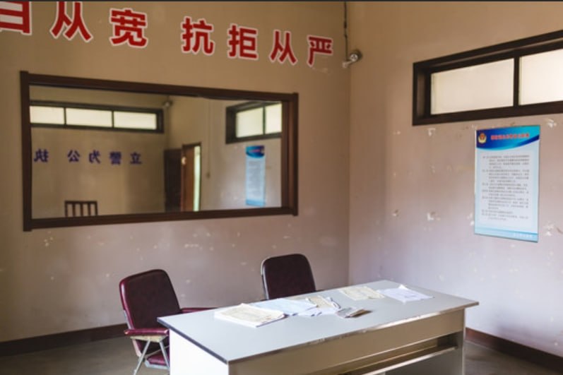 网友投稿 昨天在泰国曼谷被警方和国内条子精确串门。