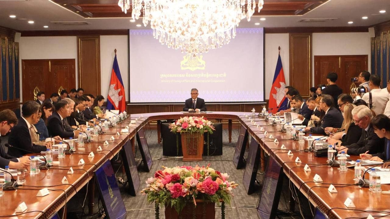 柬埔寨向各国使节宣读《反电信网络诈骗法》:已铲除250处窝点及92家赌场