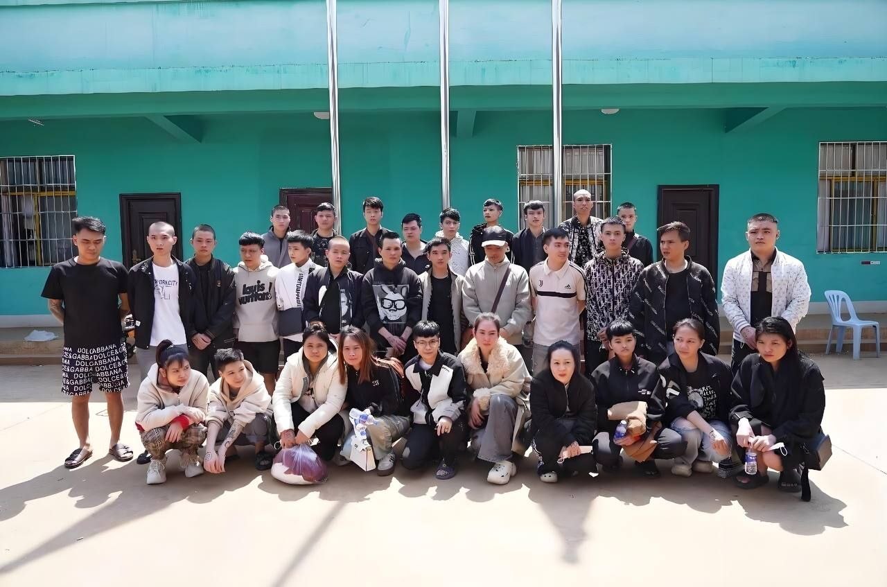 🇲🇲“佤邦司法委”向缅政府移交32名被解救越南籍人员!