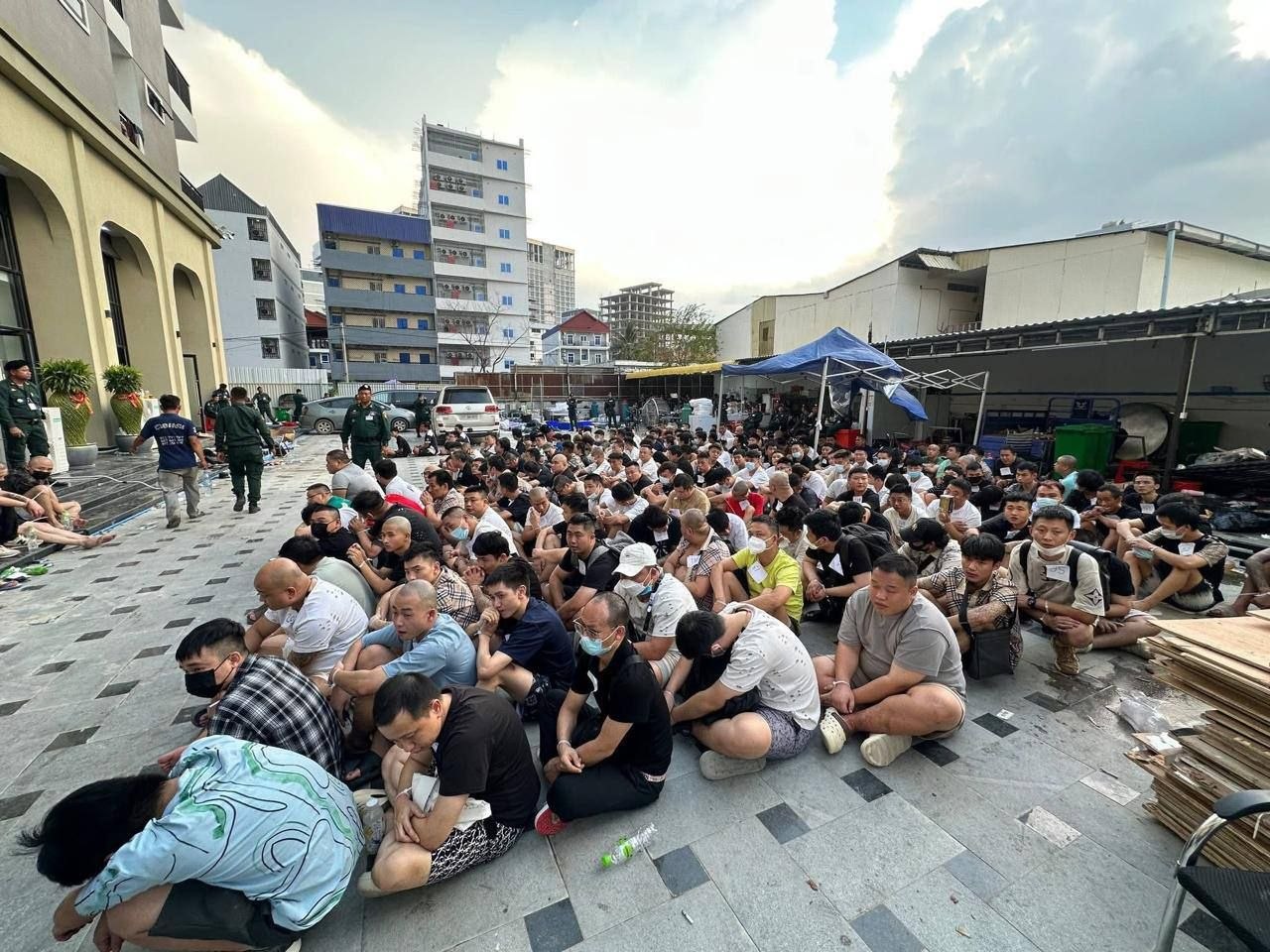 官宣信息:波贝两处窝点被端,逾300名外籍人员落网