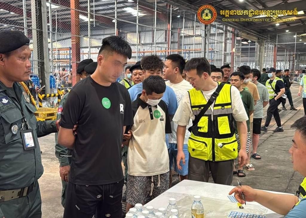 329名涉网络诈骗的中国人被遣送回国