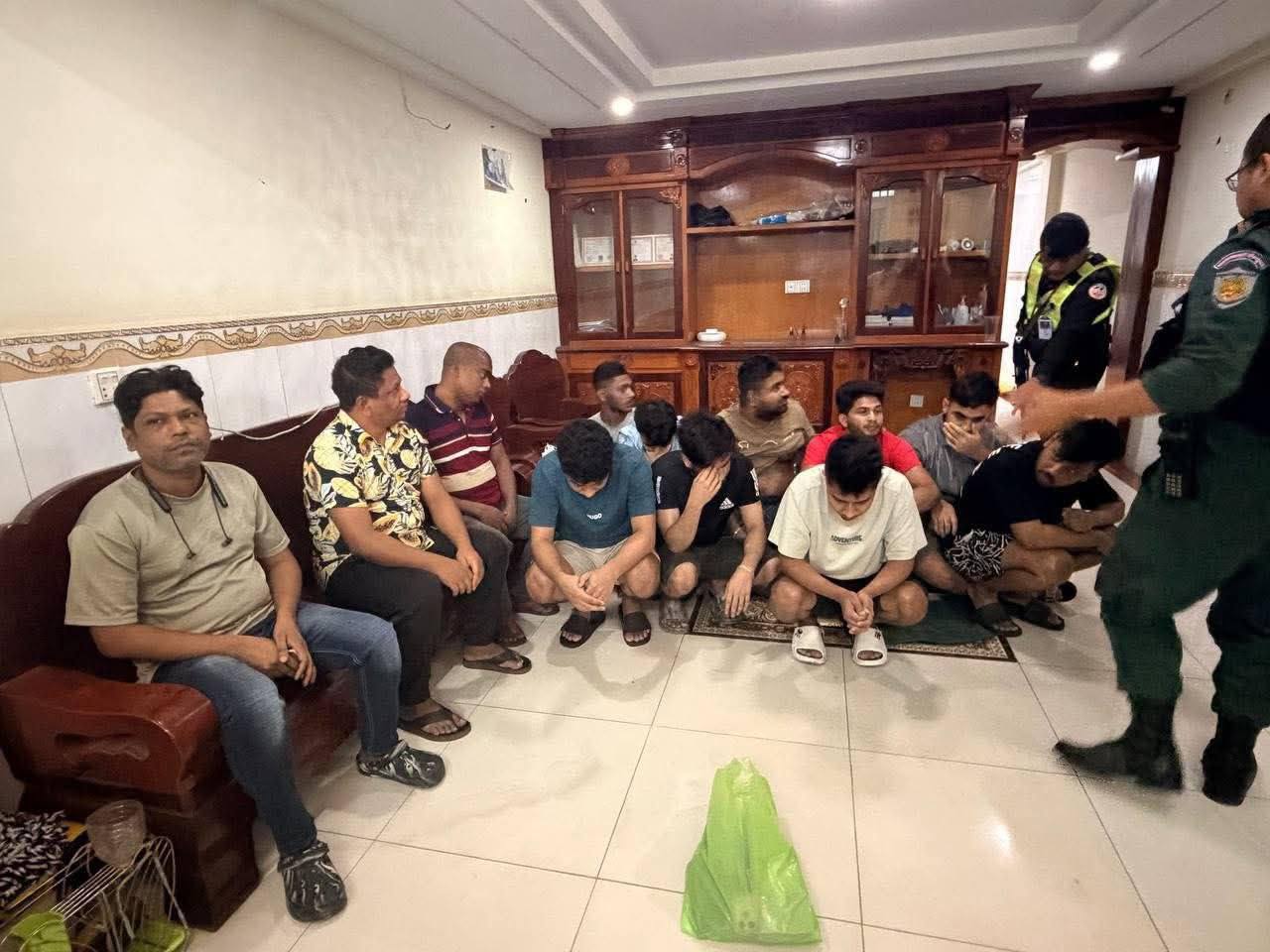 金边警方突袭波森芝郡一公寓 打掉网络诈骗窝点 12名外籍嫌犯落网