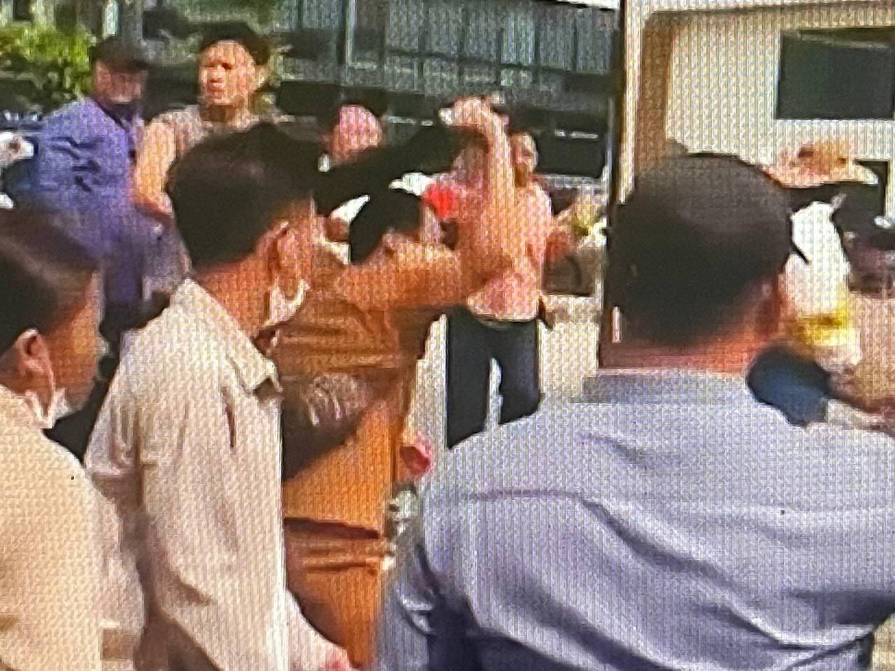 柬媒报道汇旺用户维权:非法阻碍交通、引发骚乱、袭警!