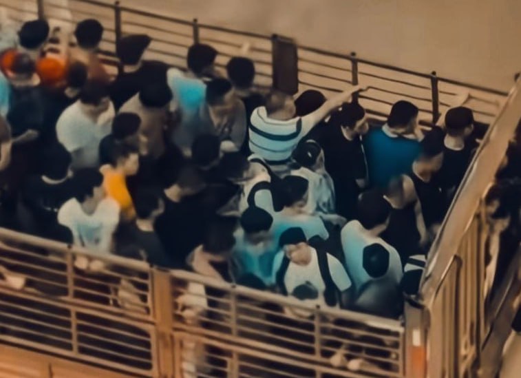 网友投稿:来柬埔寨柴祯超过一年半了,一直待在这边做事。我是在中柬人合伙的实体赌场里面,从事接待、公关、维护之类的工作。