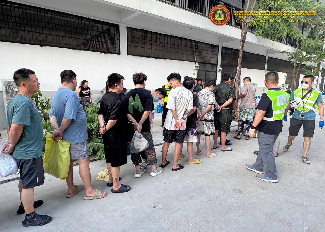 柬埔寨出动专机遣返160名涉诈中国籍人员 多地持续展开“清网行动”