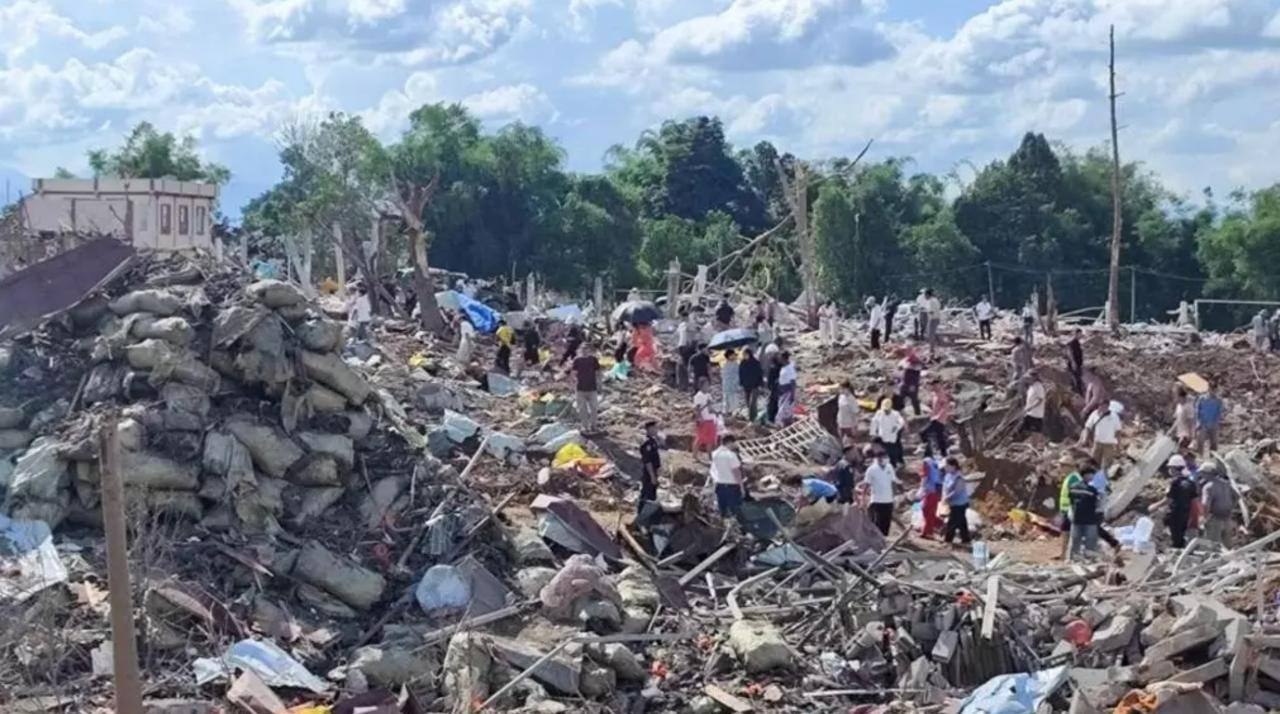 惨烈🇲🇲缅甸村庄大爆炸 致至少55人死亡