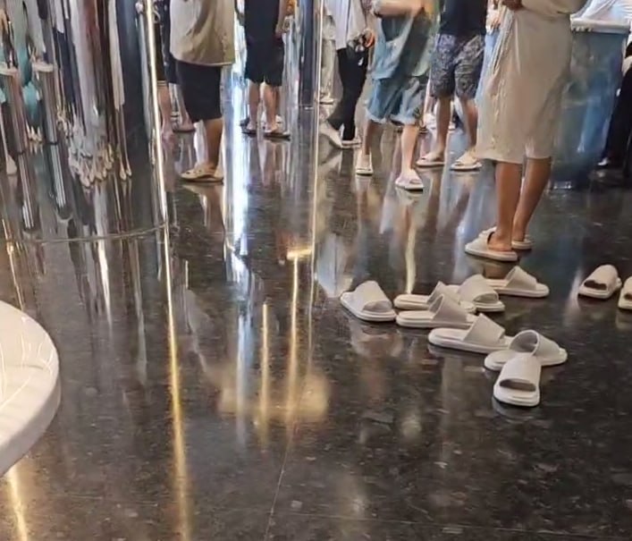 群友反馈:金边天空之城临时接到通知查水表。