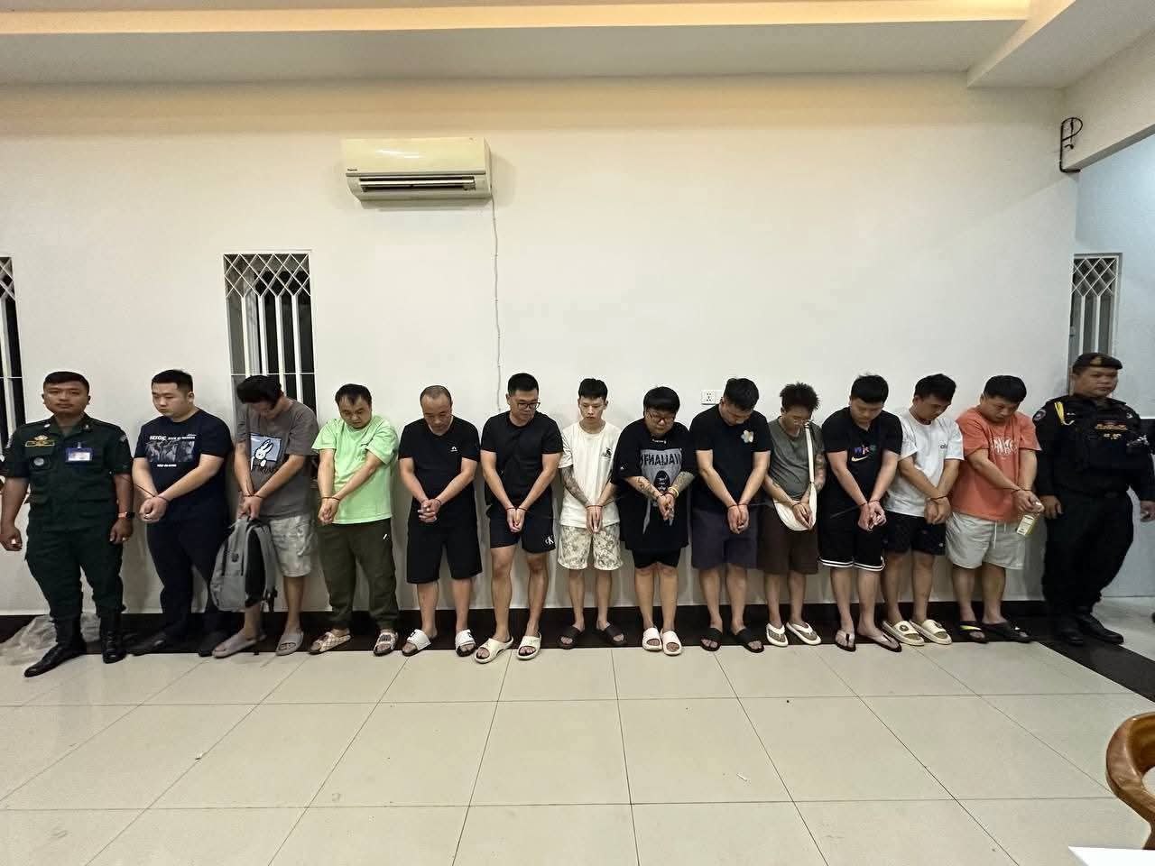 西港警方捣毁涉嫌网络诈骗窝点 12名中国籍嫌疑人被捕