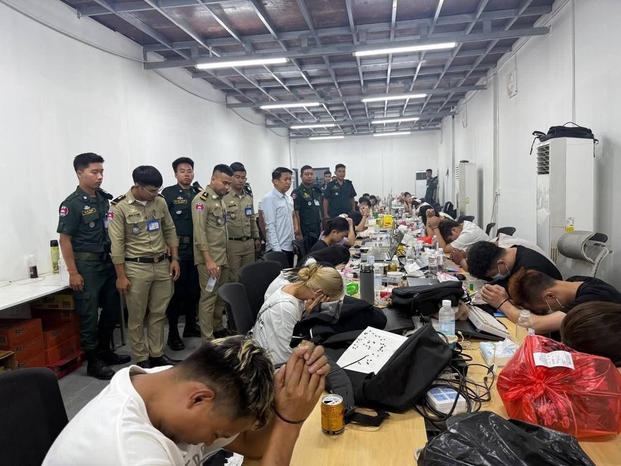 西港昨天抓了40名狗推,缴获大量犯罪证据
