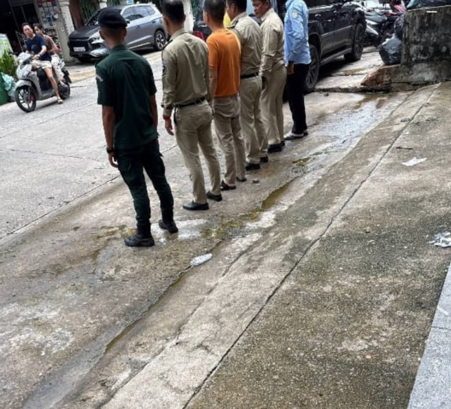 网友反馈:波贝大市场附近也在检查,刚刚检查完毕.,现在波贝又开始大检查了,在那边的注意了。