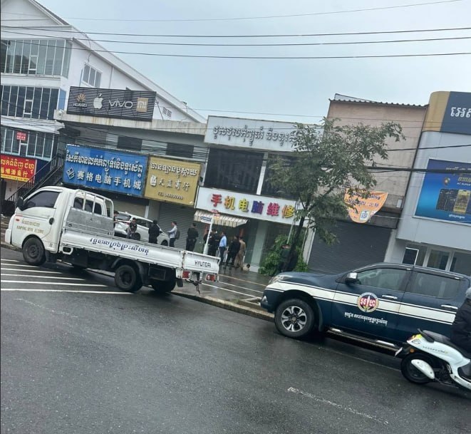 网友反馈:刚刚西港海豚湾酒店附近有宪兵在查,有住在附近的同胞们,有在附近的注意一下。