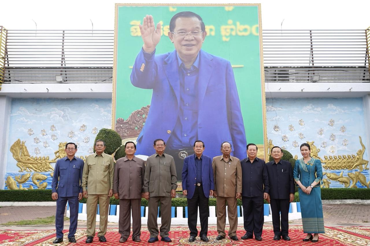 洪森会见马德望与拜林省官员