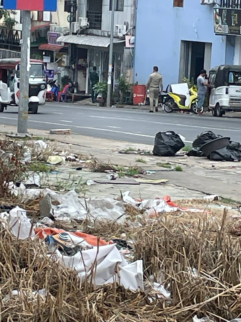 网友反馈: 西港 越南街道这边也有大量宪兵和移民局 附近兄弟注意!!!