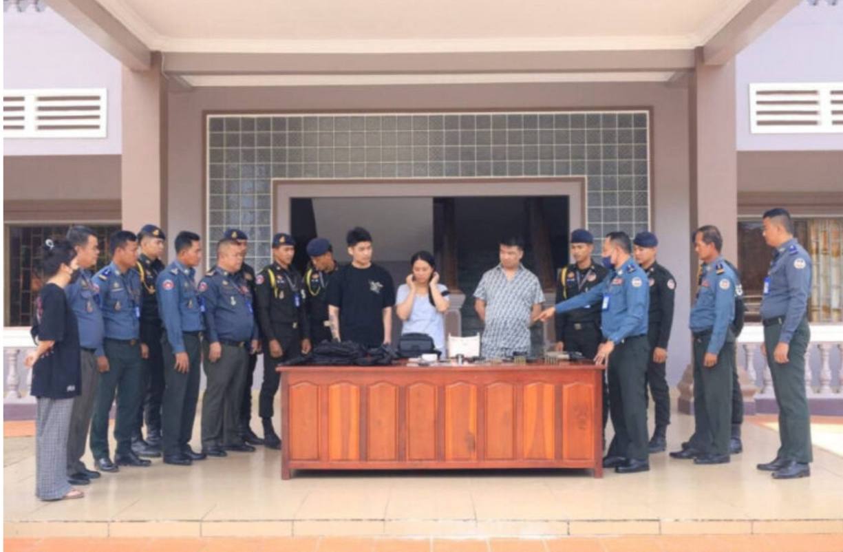 柬埔寨资讯:白马省警方逮捕3名中国人,涉非法持枪及开枪事件,1人被送法院