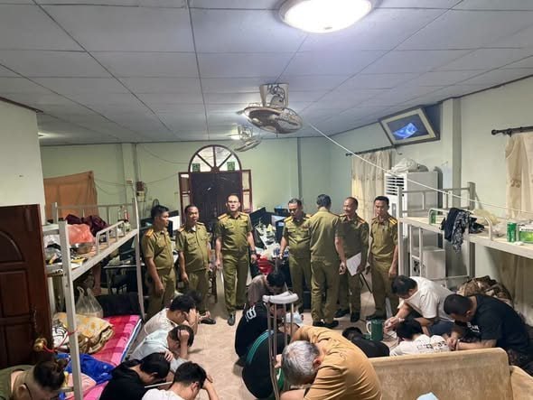 老挝资讯:占巴塞警方捣毁疑似网络诈骗窝点,22名中国籍人员被控制