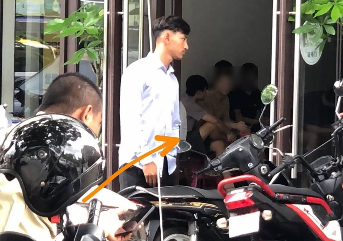 最新消息:西港1688酒店抓的狗推目前全部控制了,准备装车带走。