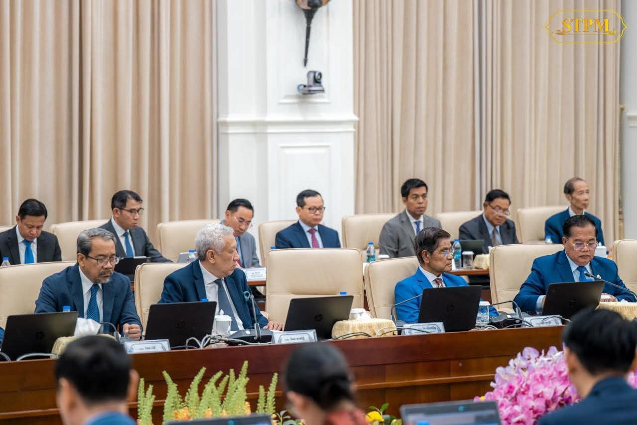 柬埔寨新闻 今天上午,柬埔寨召开内阁全体会议,讨论并通过以下议程: