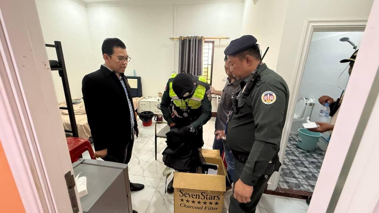 特本克蒙警方查旅馆,一无所获!