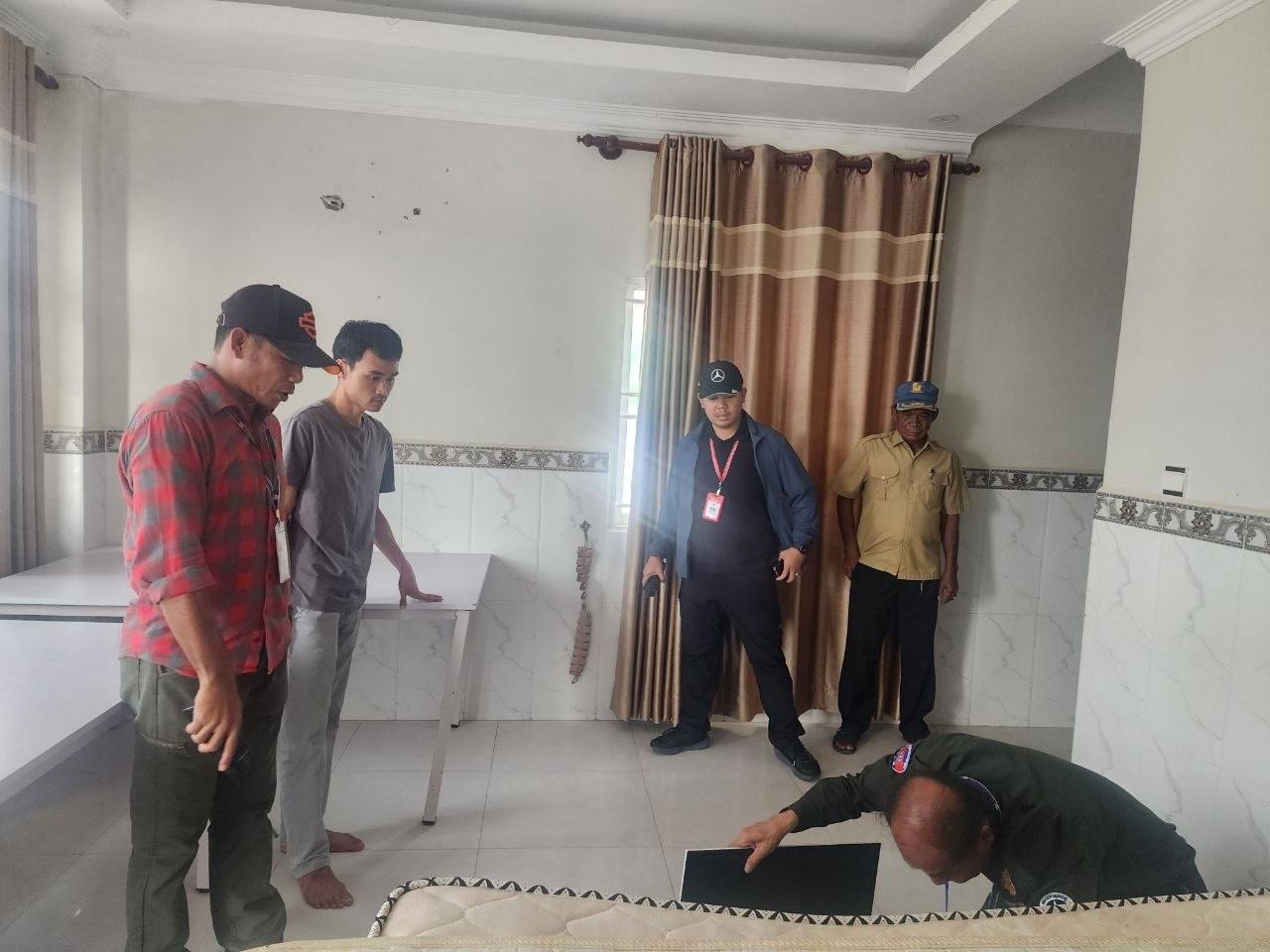 柬埔寨新闻 西港省宪兵部队打击网络诈骗犯罪 抓获3名嫌犯移送法院