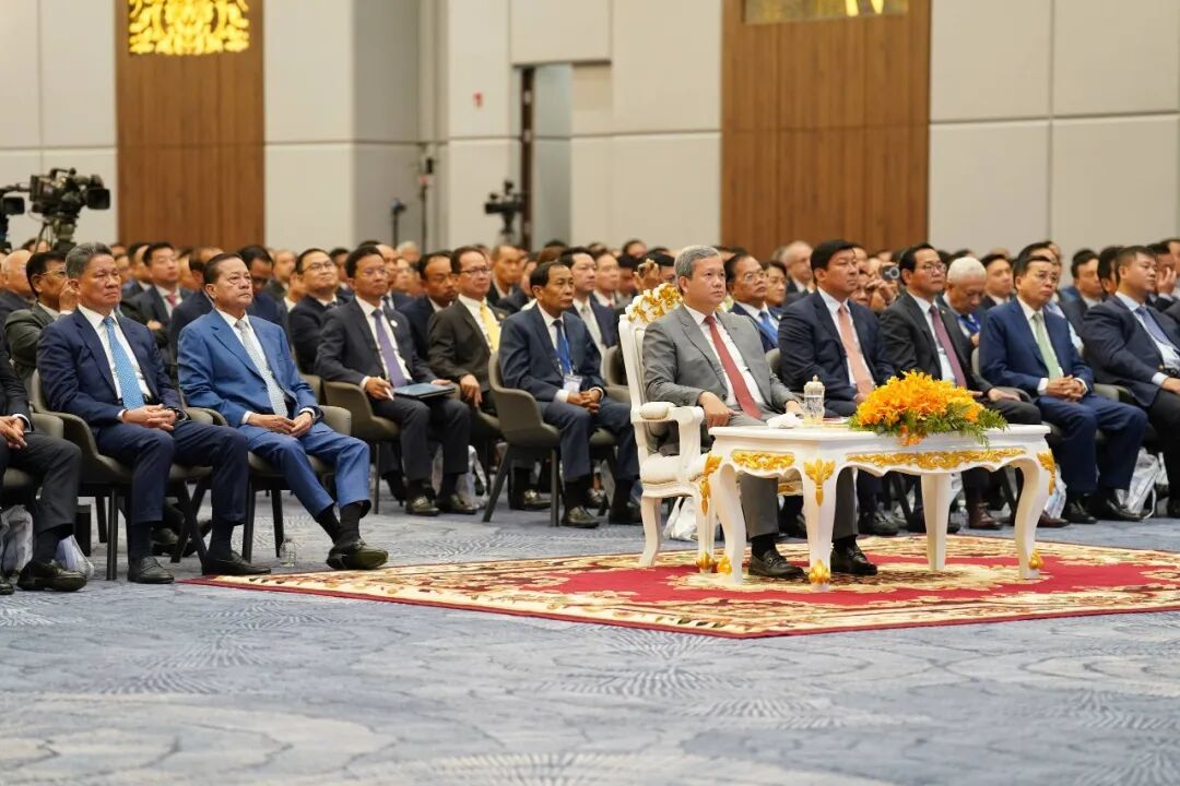 柬埔寨新闻 柬埔寨大刀阔斧改革!裁3总局33部门,军队从6000人精简到600