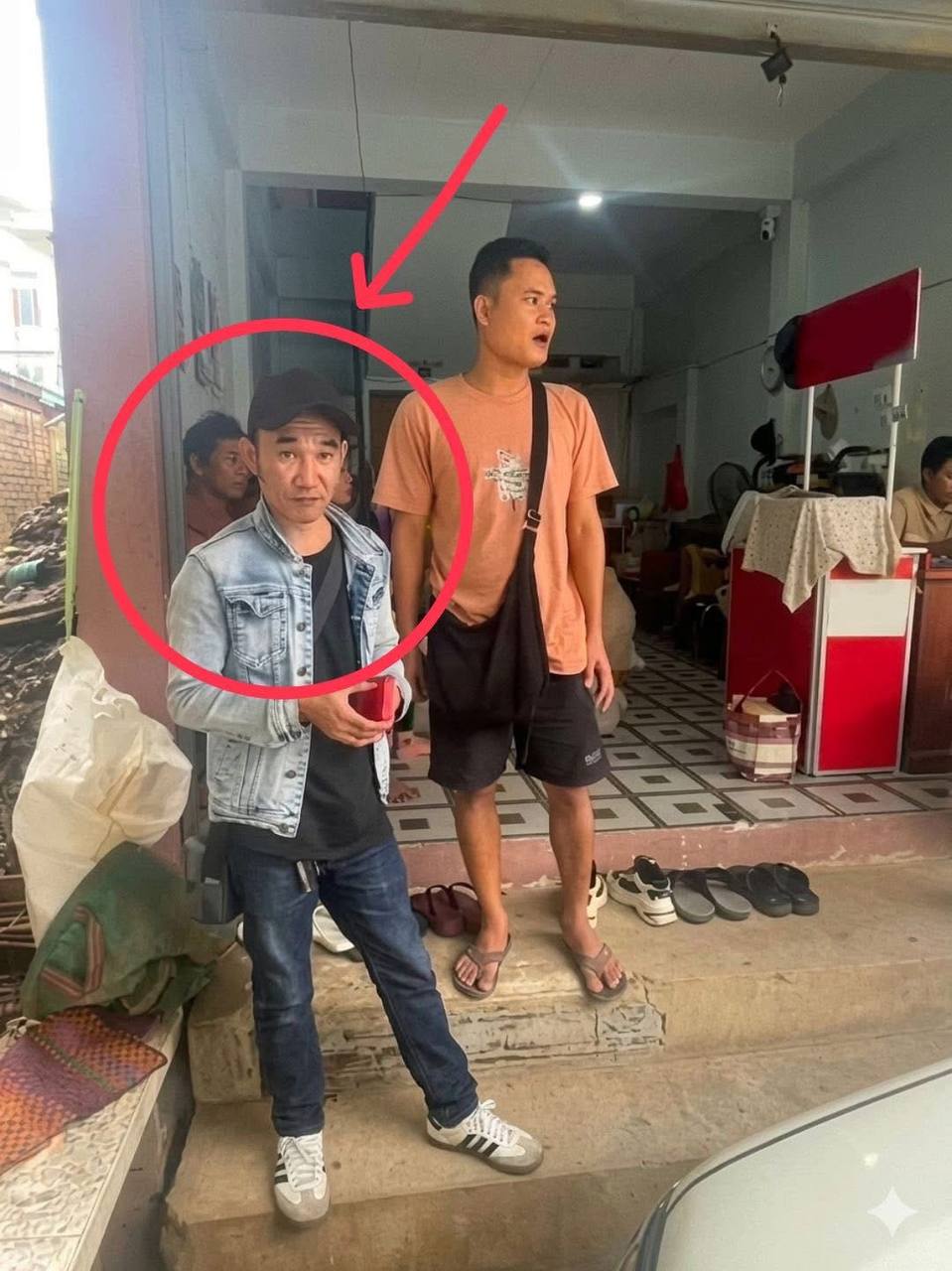 曼谷恶性碎尸案 疑凶将尸块冲入马桶!警方破拆化粪池寻头颅,嫌犯已潜逃出境