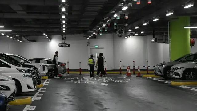 国内新闻 香港机场发生黄金大劫案,700万港元金条被抢