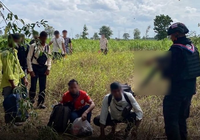 泰国资讯:11人偷渡柬埔寨进入泰国被捕:自称在波贝工作未拿到工资,每人支付8000泰铢偷渡费。