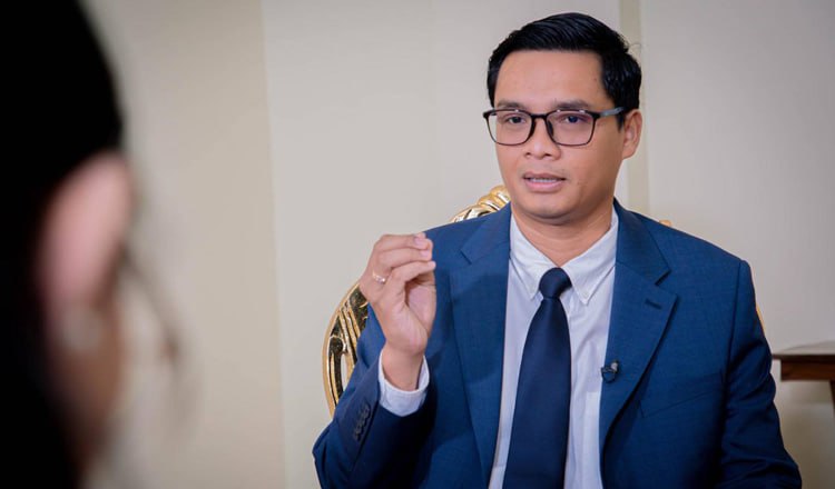柬埔寨劳工部为关闭工厂数千名工人争取福利