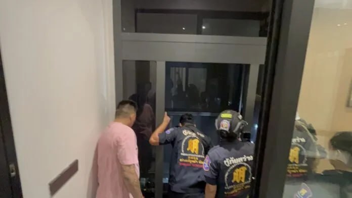 芭提雅泳池别墅玻璃电梯故障:两名中国儿童被困超过1小时后获救