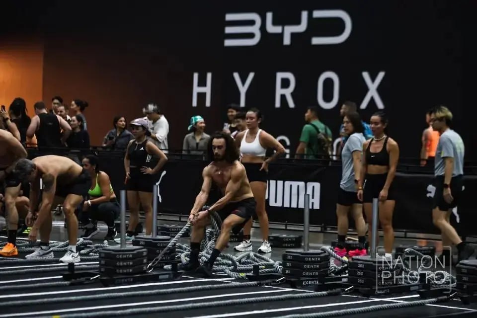 健身教练参加曼谷HYROX比赛时突然倒地,抢救后不幸去世